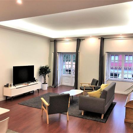 Charm City Center Apt 140M2 & Free Parking Apartman Braga Kültér fotó