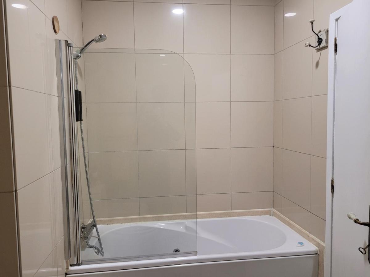 Charm City Center Apt 140M2 & Free Parking Apartman Braga Kültér fotó