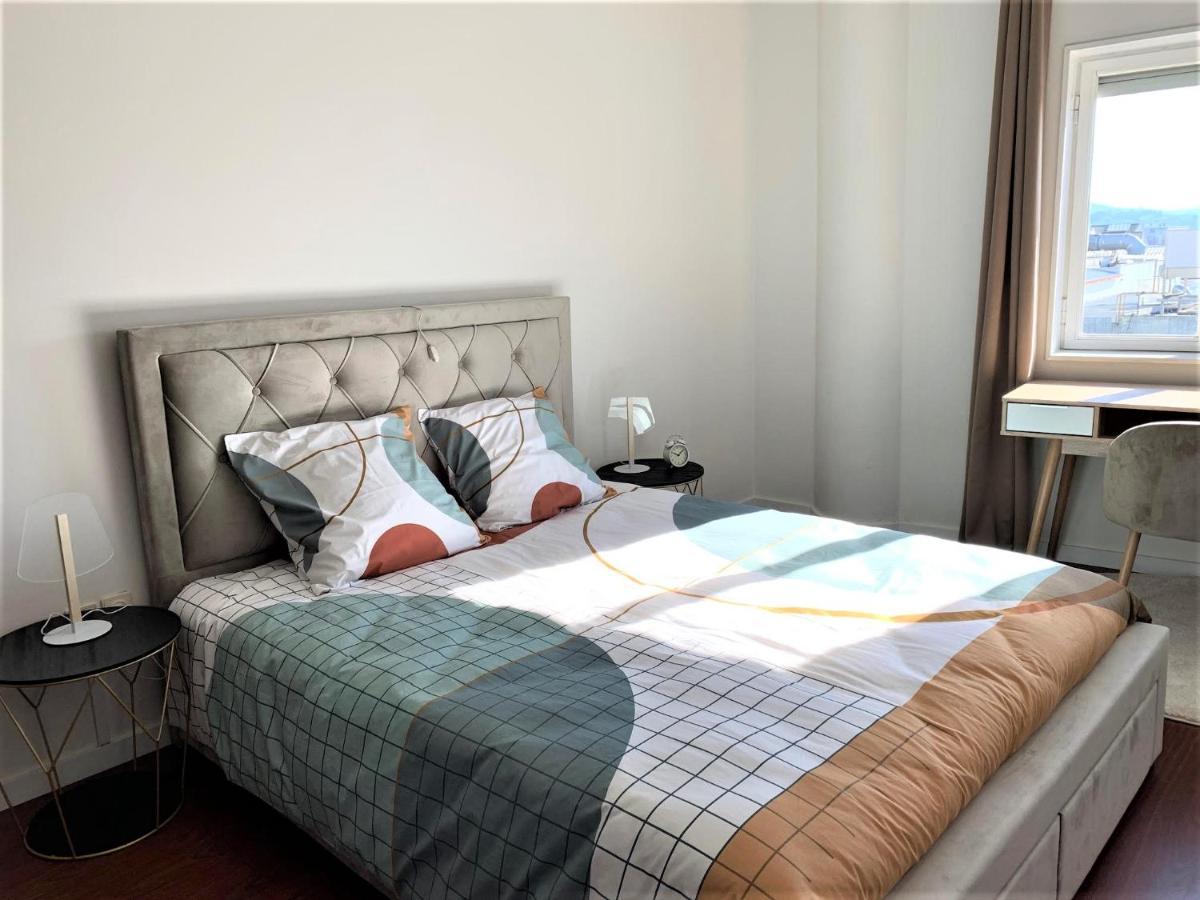 Charm City Center Apt 140M2 & Free Parking Apartman Braga Kültér fotó