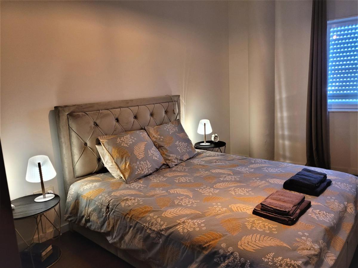 Charm City Center Apt 140M2 & Free Parking Apartman Braga Kültér fotó